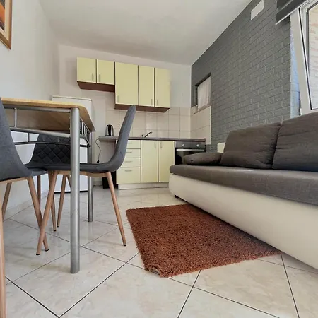 Rotim Apartman Zára